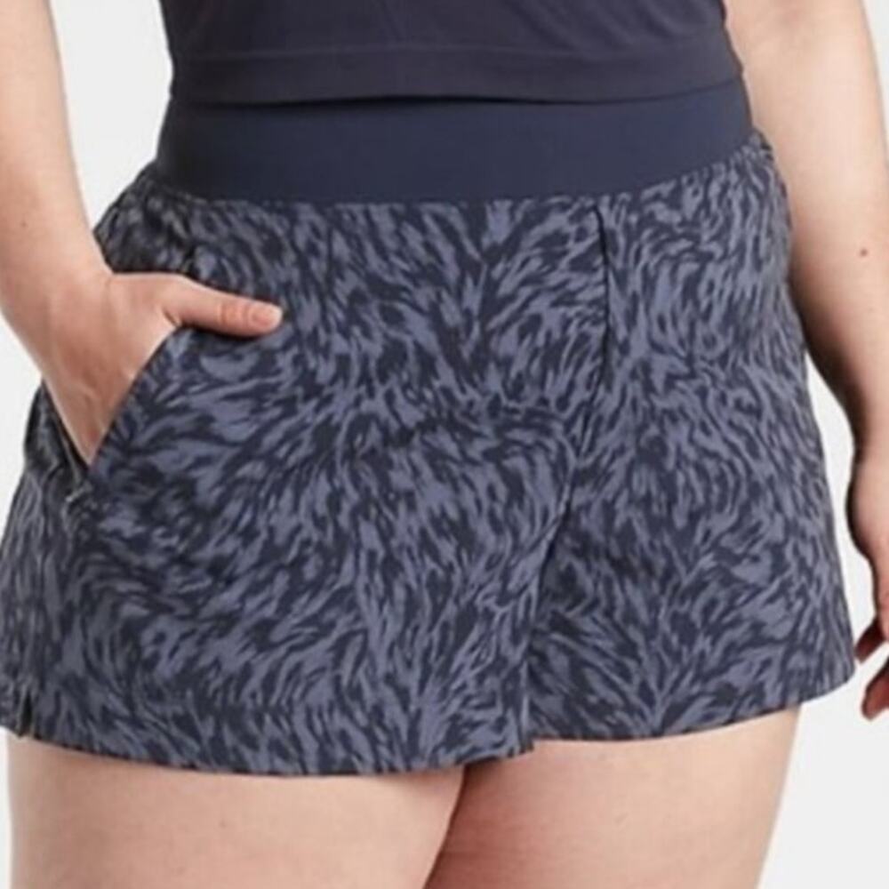 Athleta Womens Trekkie North Printed Active Shorts Lynx Blue Size 12 Athletic